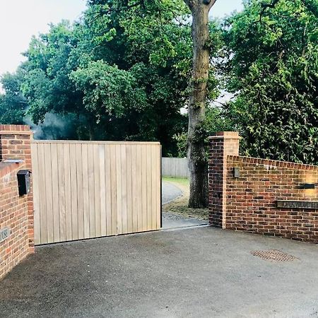 Oakworth Lodge - New Self Contained Studio 히스필드 외부 사진